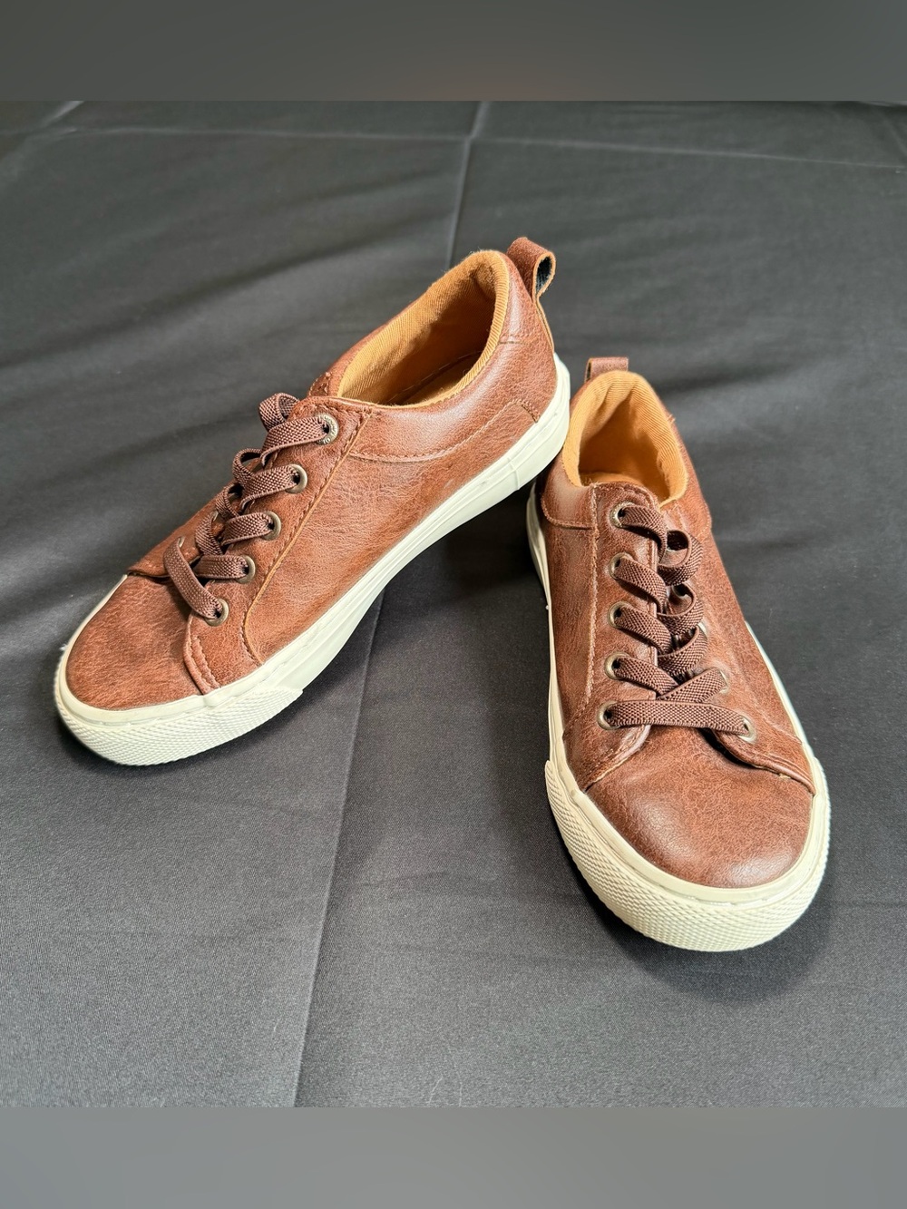 Old Navy Everyday Sneak Brown Top Faux Leather Slip On Sneaker Boy’s Size 13